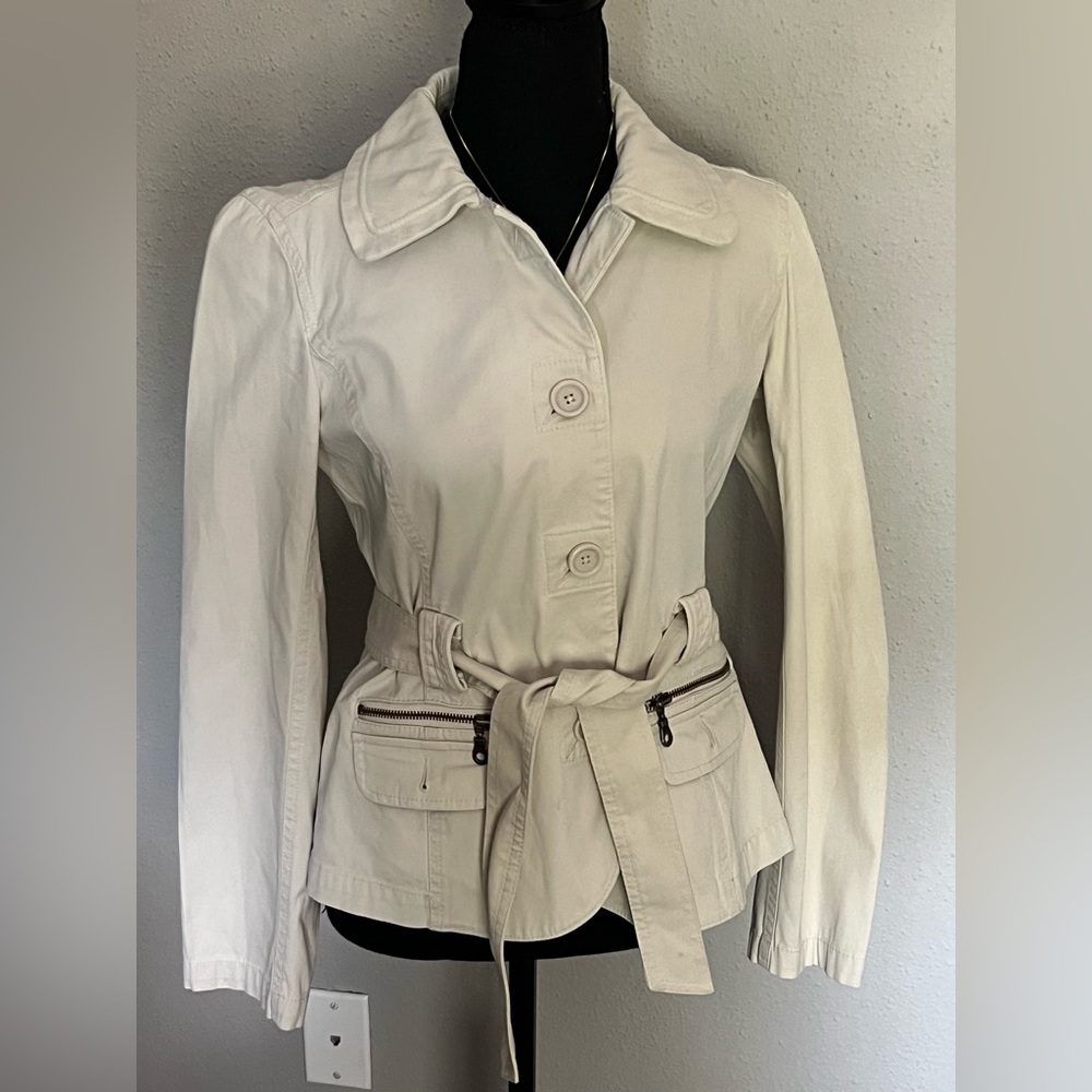 Ann Taylor Loft Jacket woman size 2 Classic style color Ivory